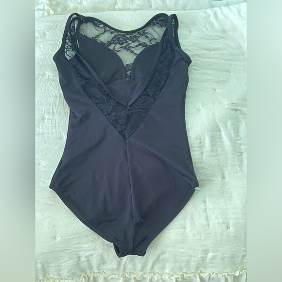 Black leotard - Capezio “Baltogs” - large child size - low back lace detail - Picture 7 of 7